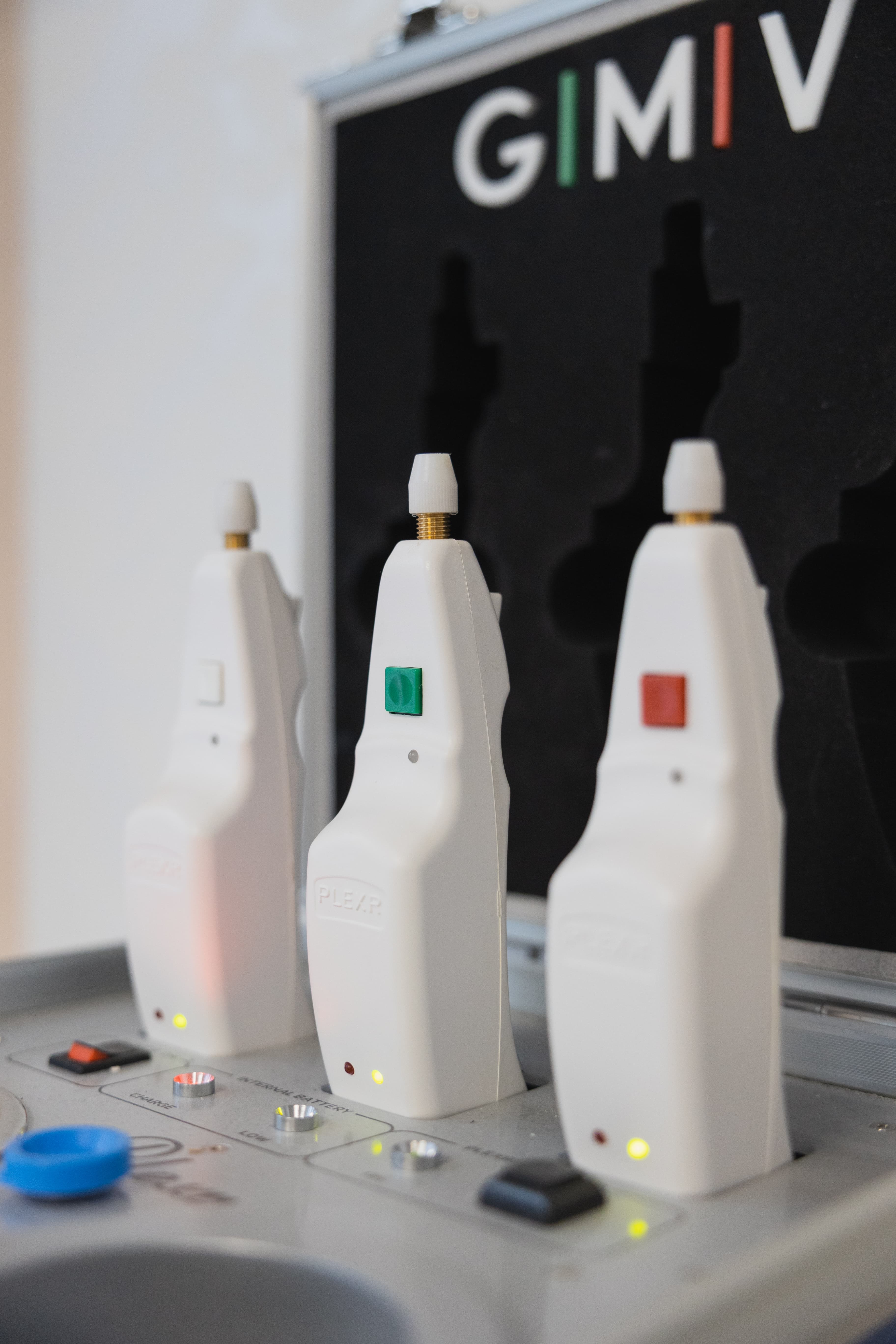 Usuwanie zmian powiek (guzki, brodawki)